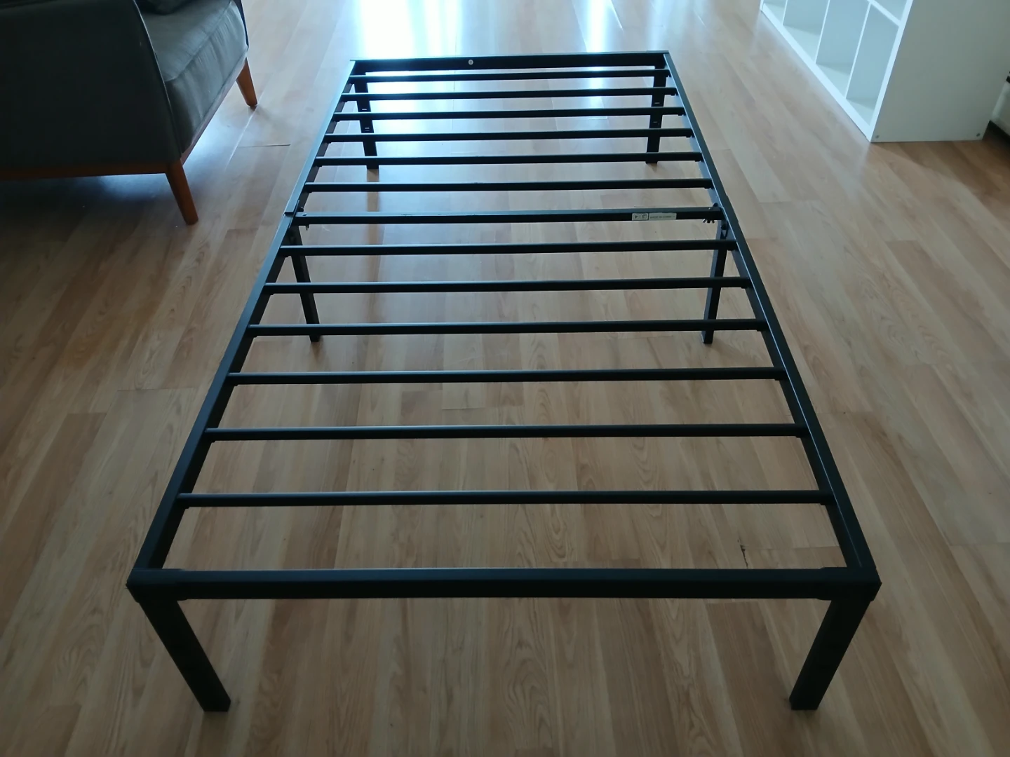 Black Metal platform Bed Frame twin size 15" high - photo 4