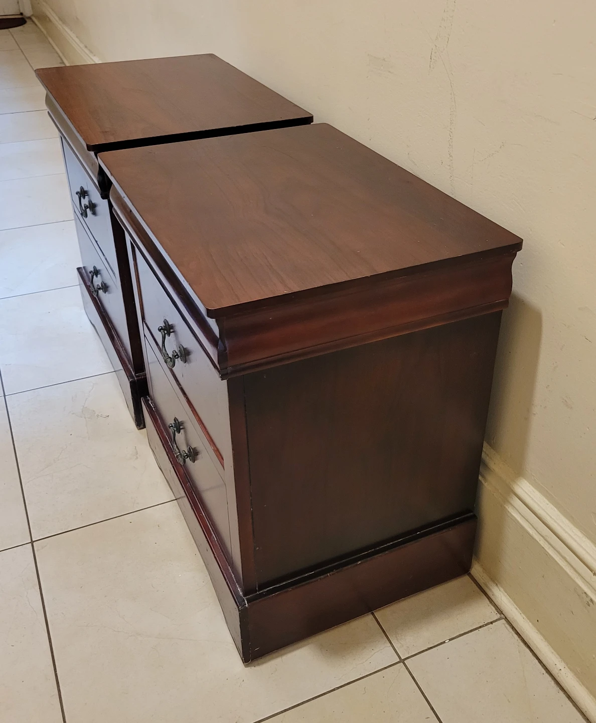 Two vintage dark wood nightstands with drawers - photo 4
