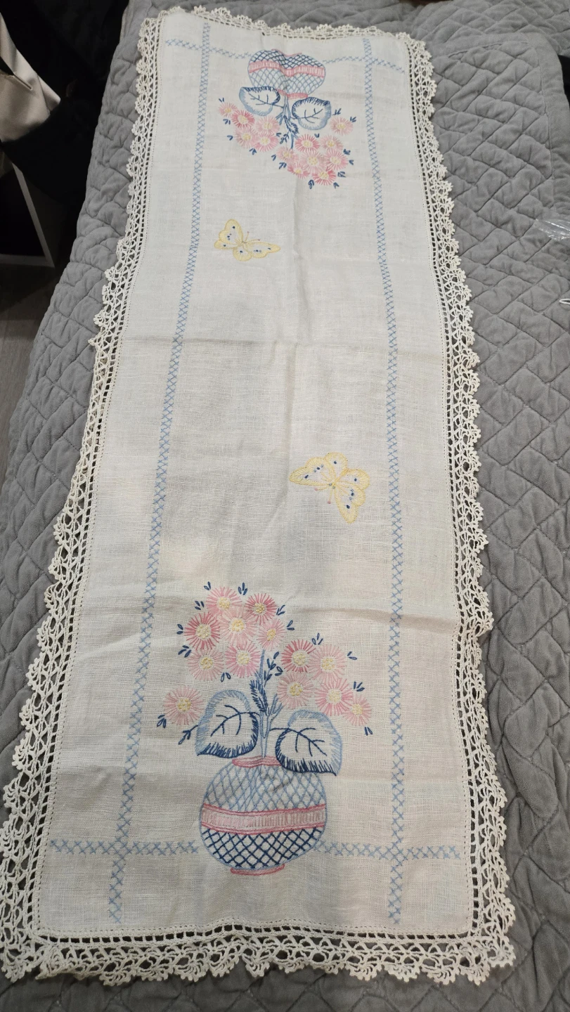 Vintage Embroidered Table Runner with Floral design