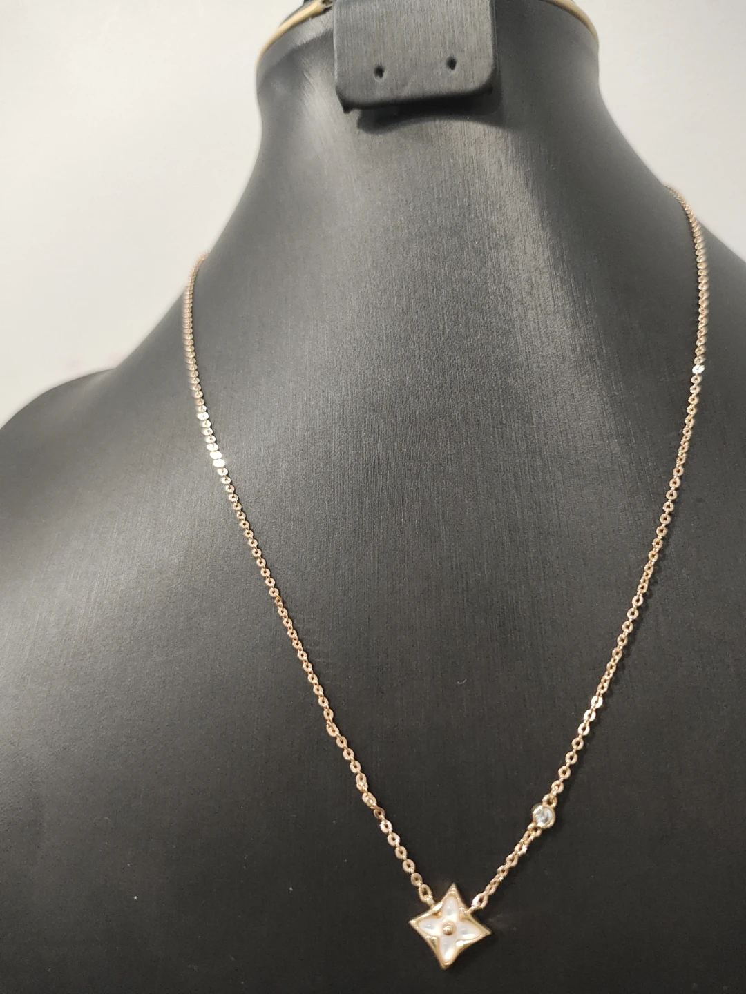 Louis Vuitton Rose Gold Star Necklace - photo 2