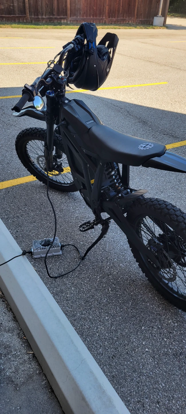 Selling my 2025 Talaria mx4 sting r black edition. - photo 4