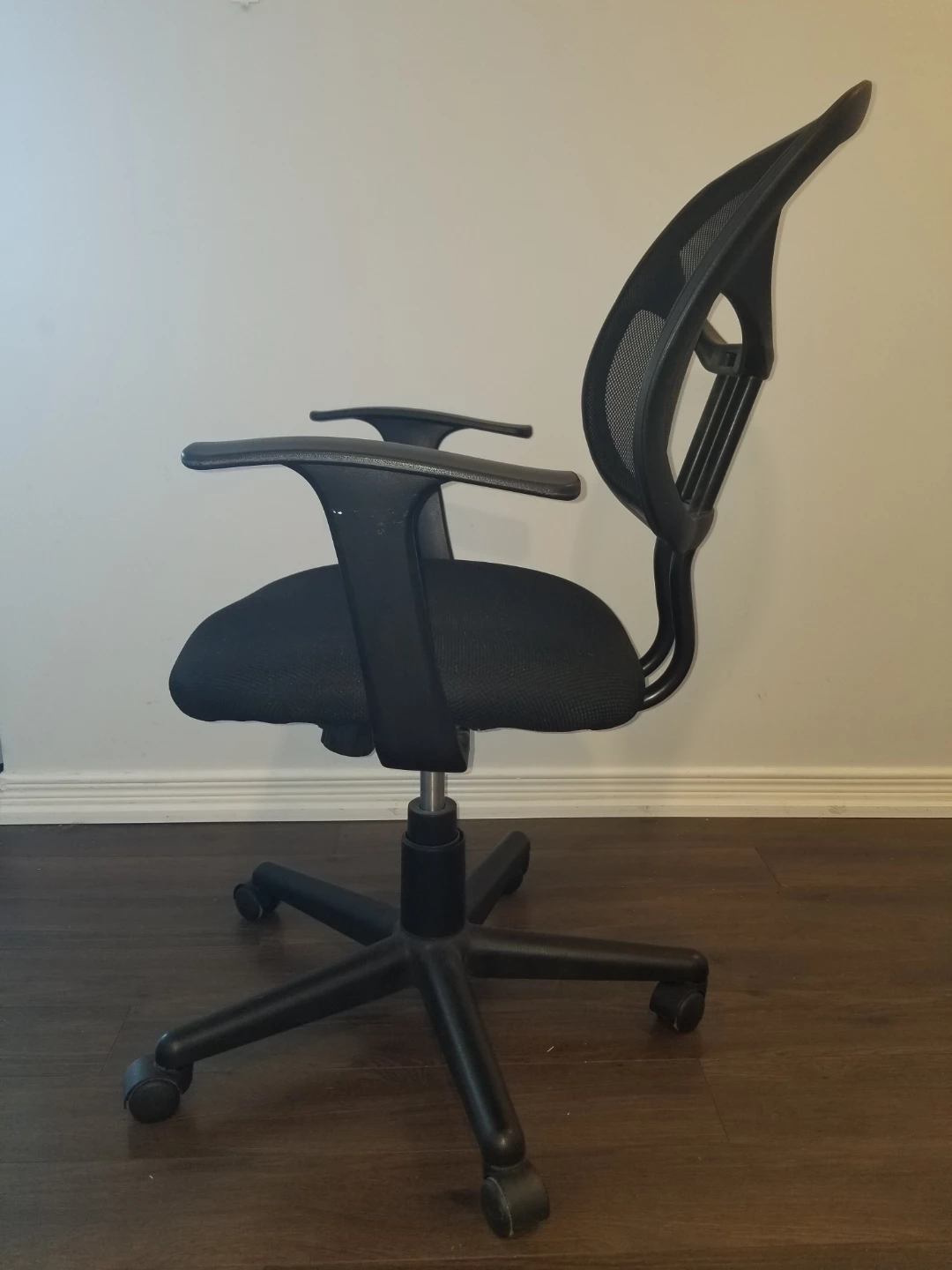 Black Mesh Office Chair with wheels - photo 4
