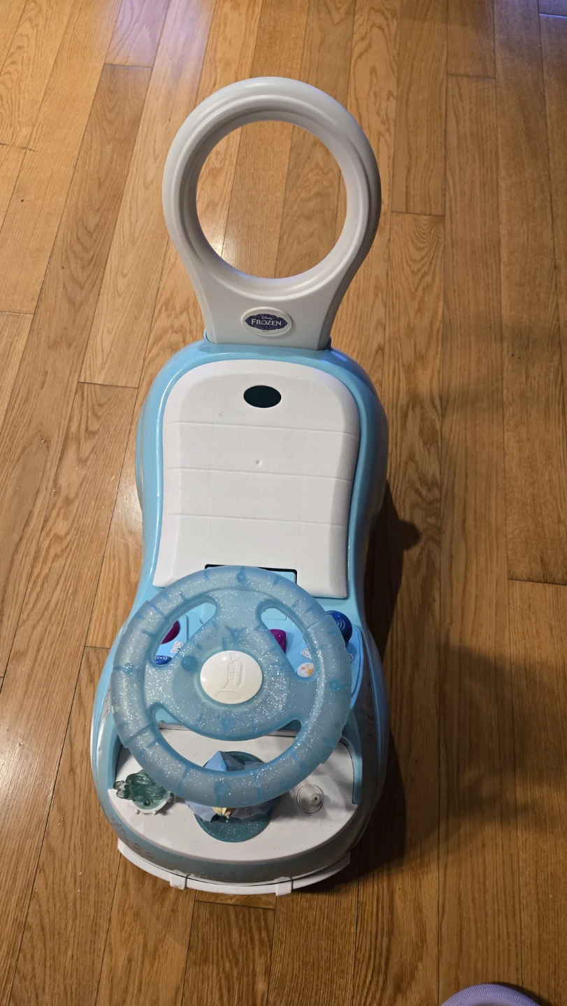 Elsa Toddler Ride-On Toy Car with Handle - photo 3