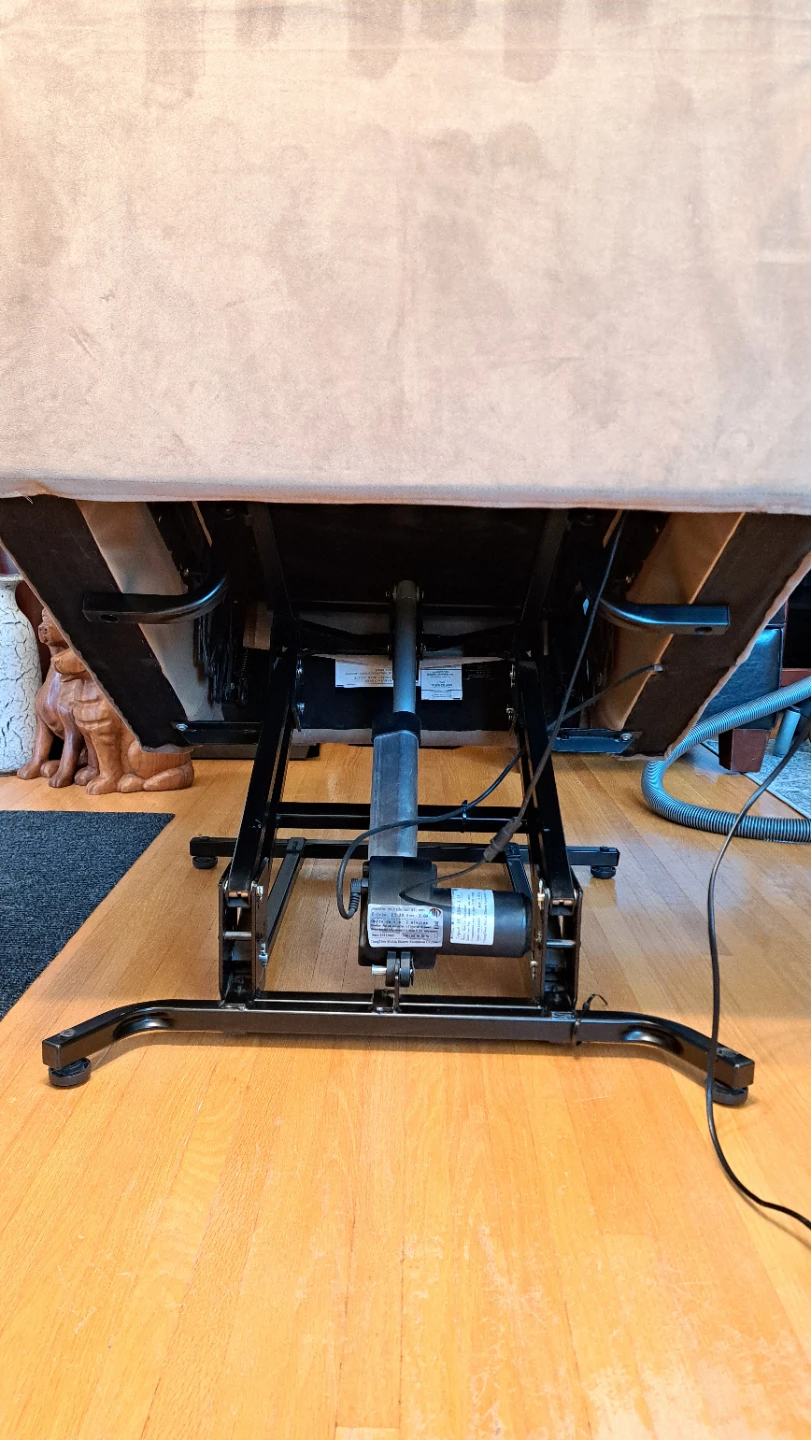 Home meridian powerlift/recliner - photo 3