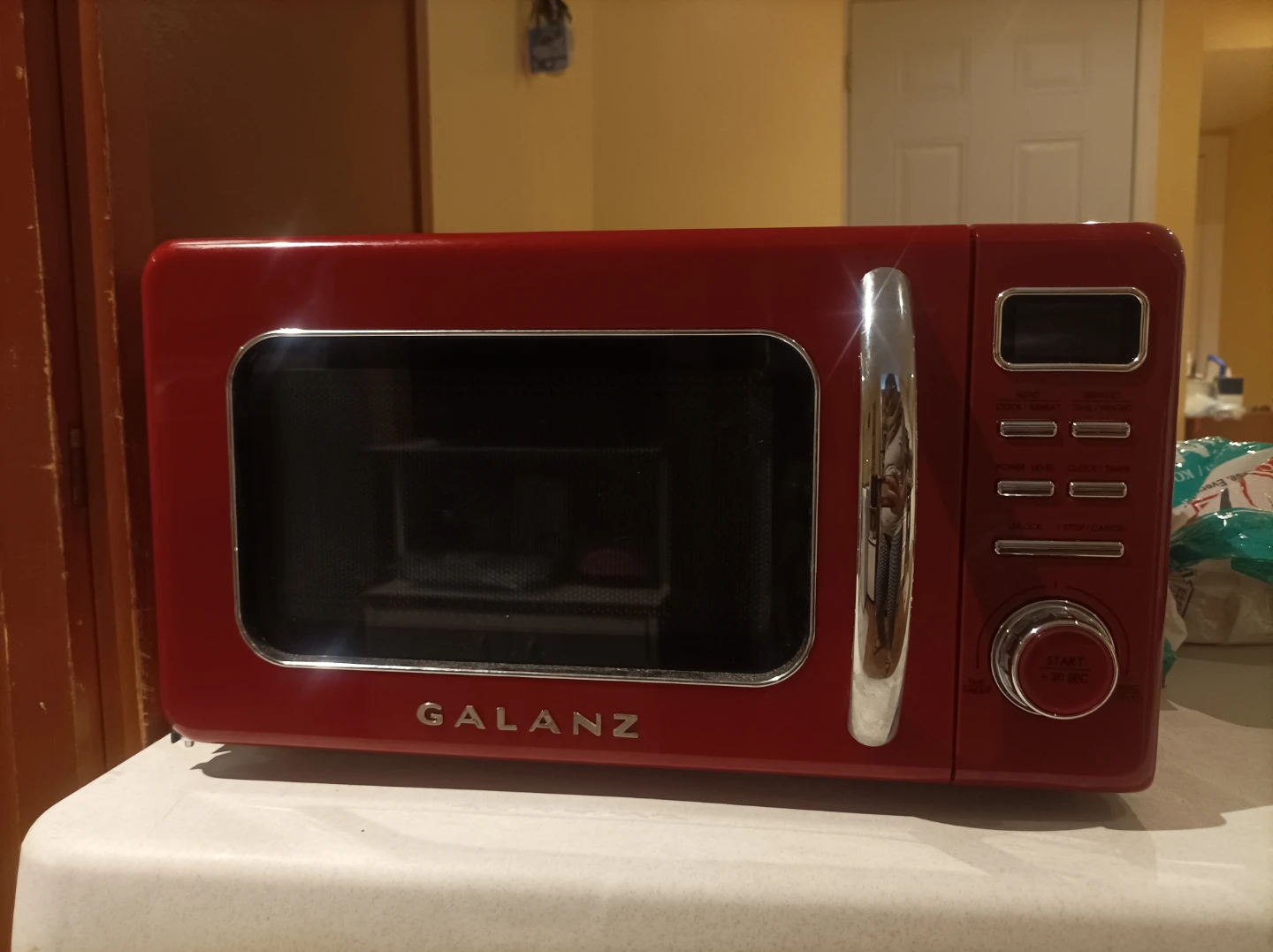 Galanz Retro Microwave - photo 2