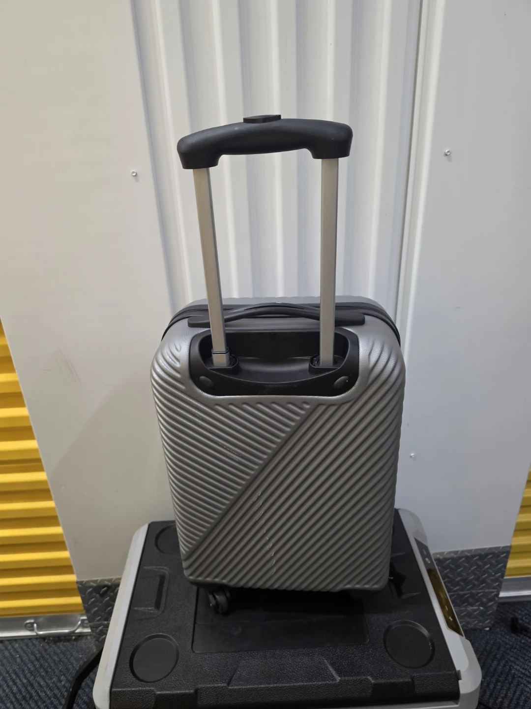 Silver Hardside Spinner Suitcase - photo 2