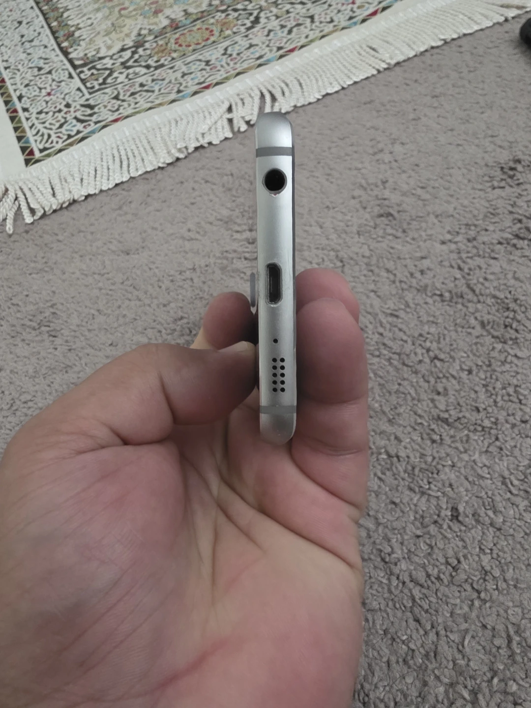 Samsung Galaxy S6 Edge - photo 3