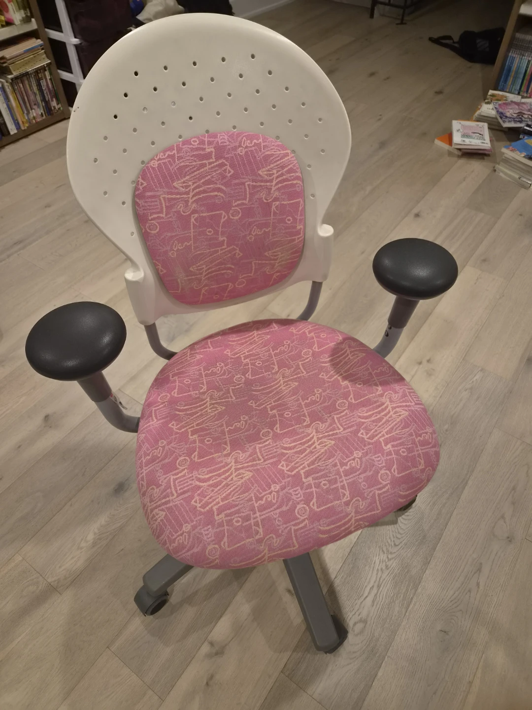 Pink Kids Desk Chair with Adjustable Height