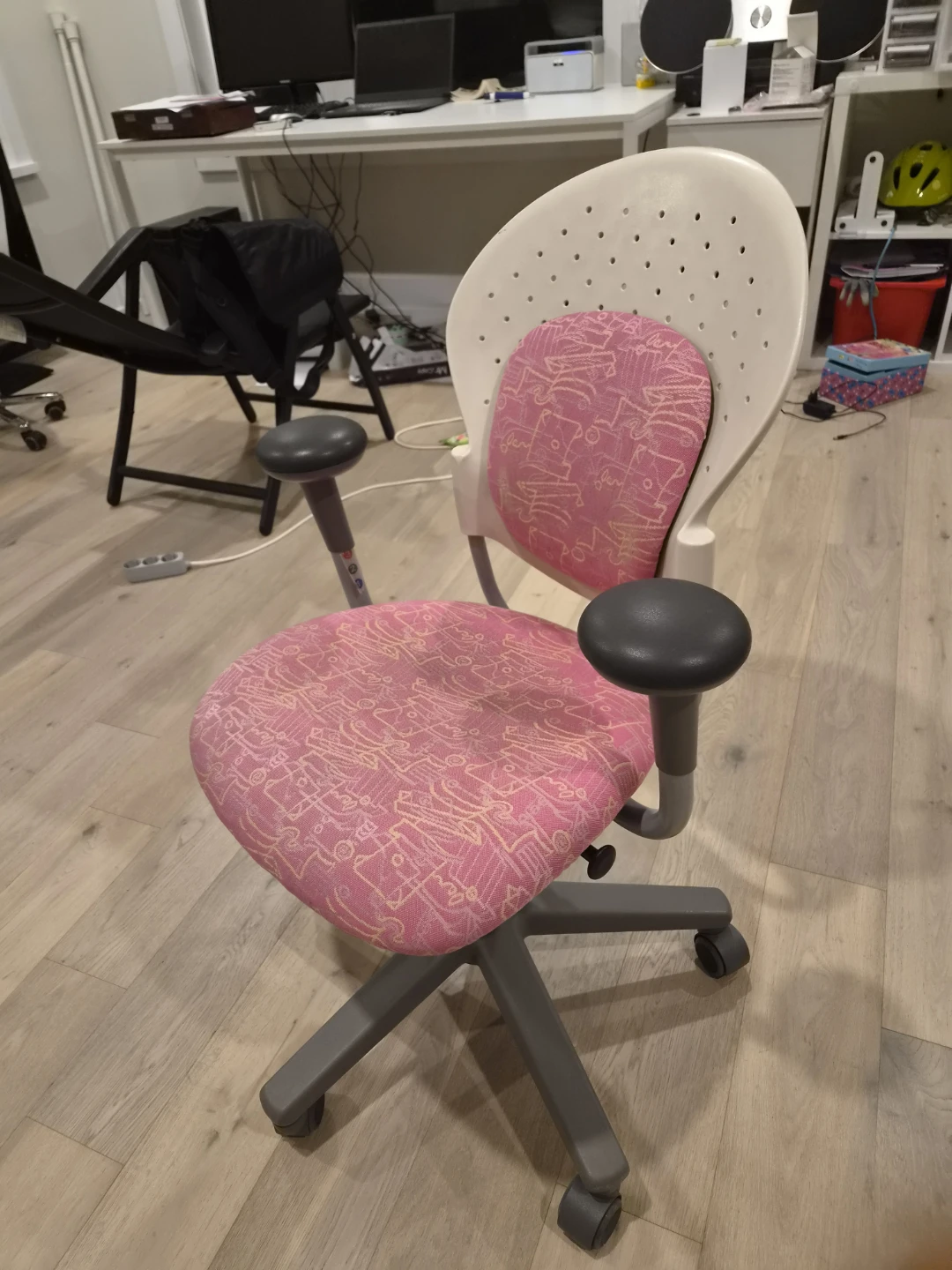 Pink Kids Desk Chair with Adjustable Height - photo 2