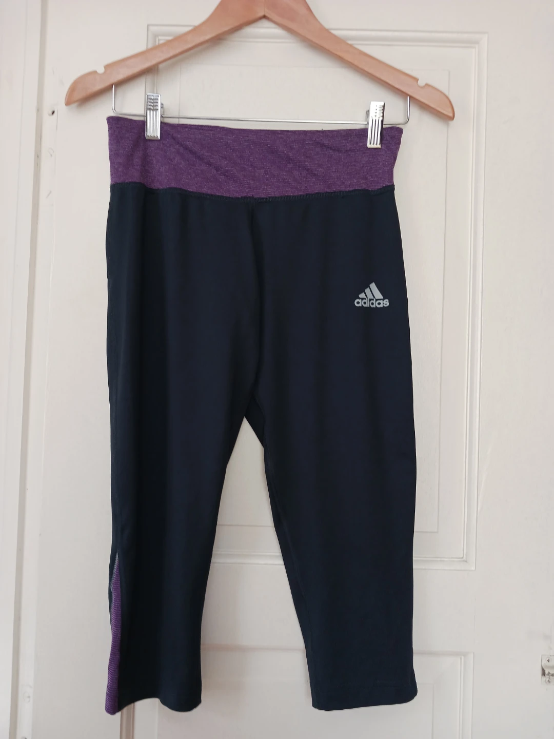 Adidas Capris Athletic Leggings.  Size L. - photo 3