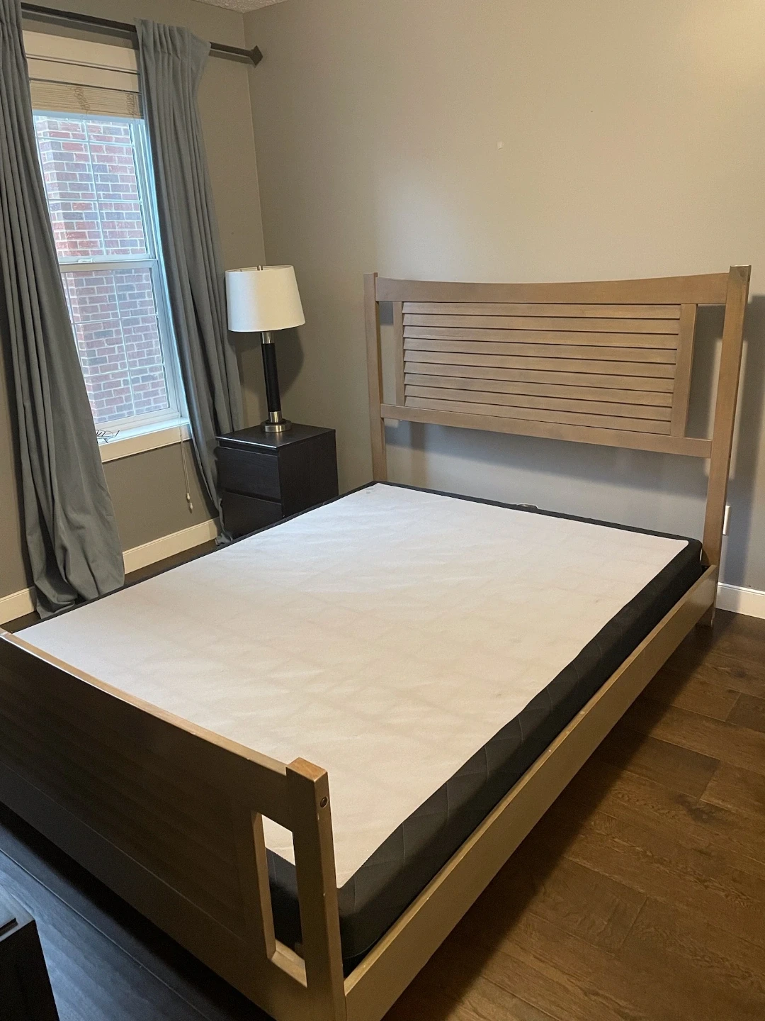 Queen Wooden Bed Frame with a sturdy box-spring - photo 3