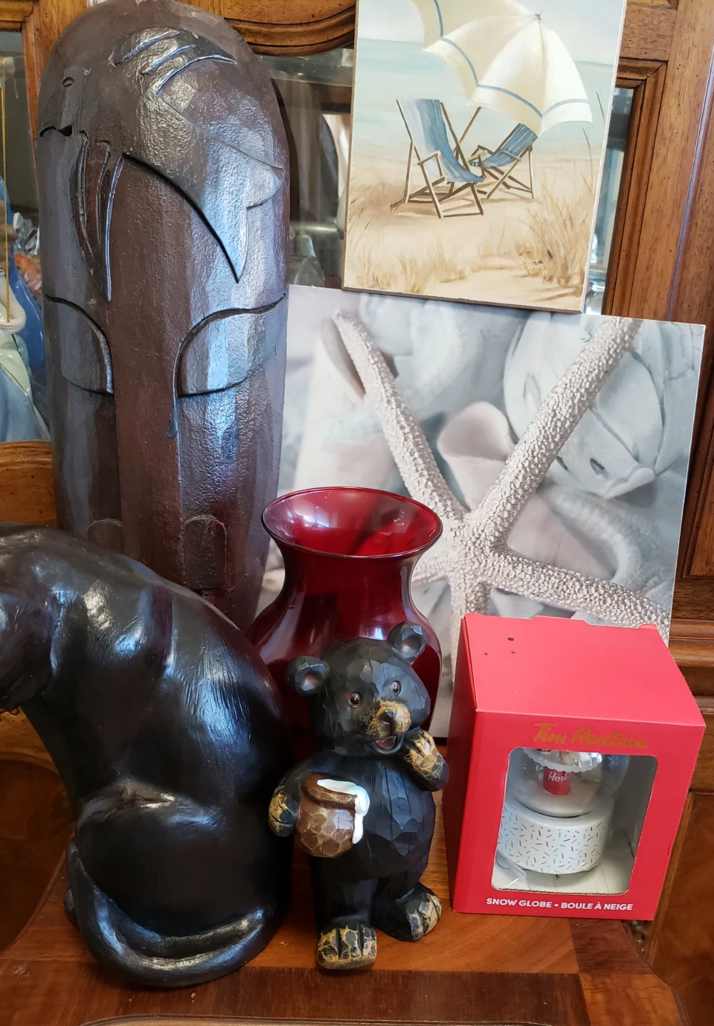 Assorted decoration items