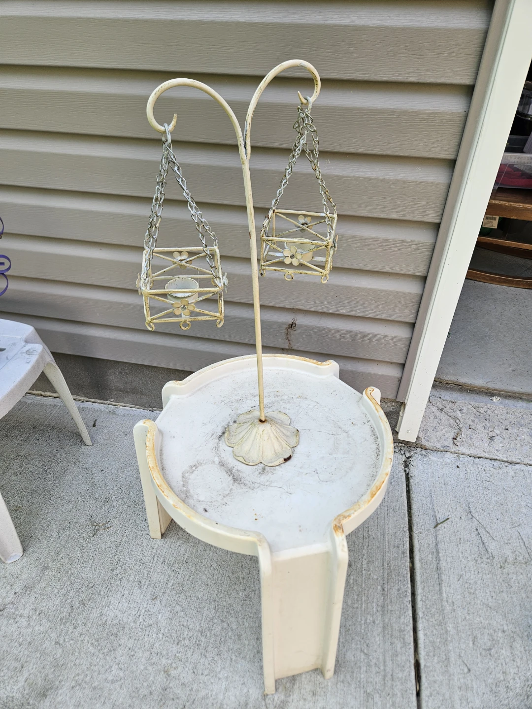 Metal candle holder stand and table