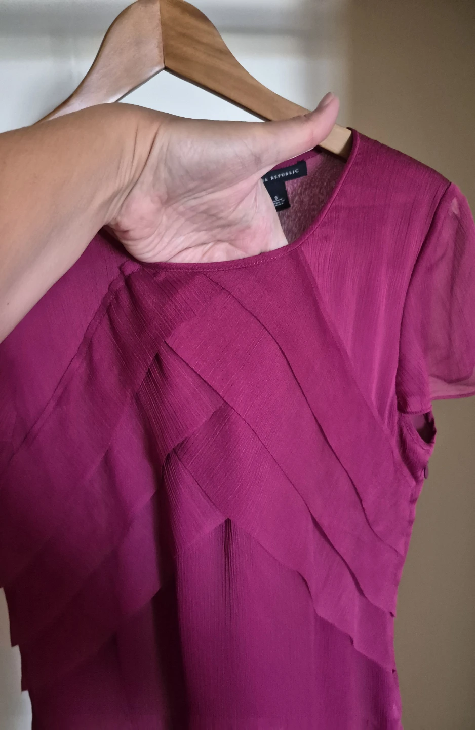 Banana Republic Blouse – Size 8 - photo 5