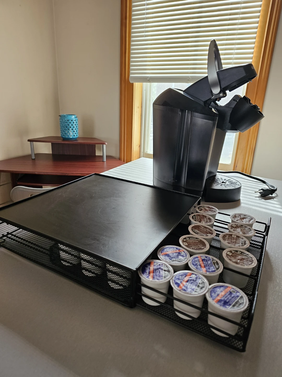 Keurig K-Cup Coffee Maker with K-Cup Holder - photo 2
