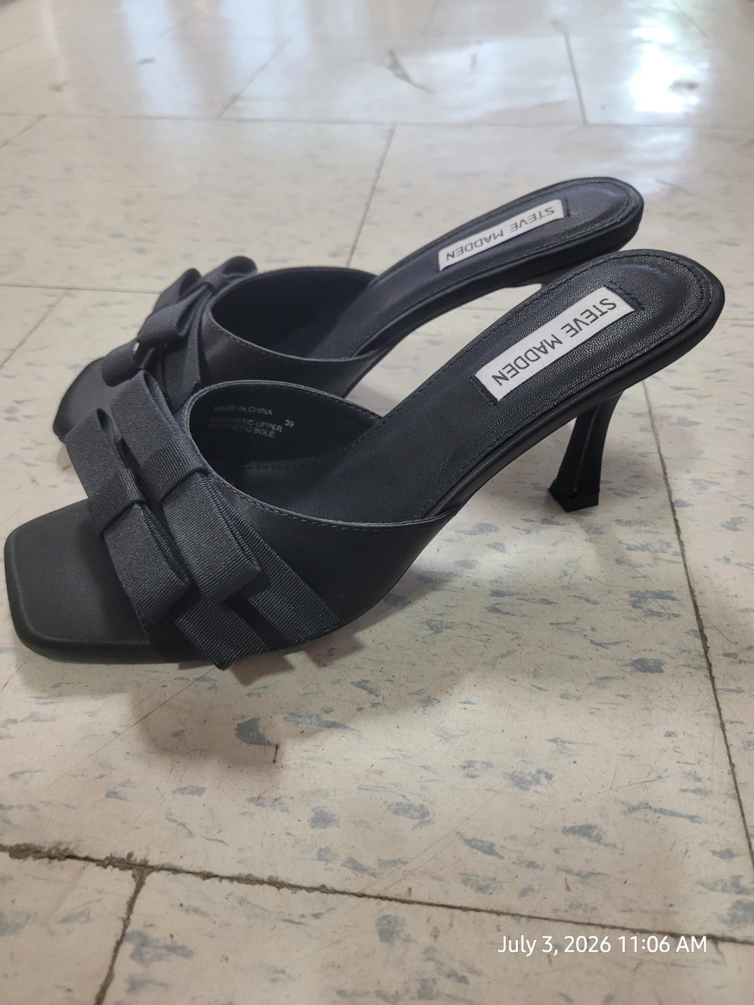 Steve Madden Women's Black Heels with Bows - Size 7.5