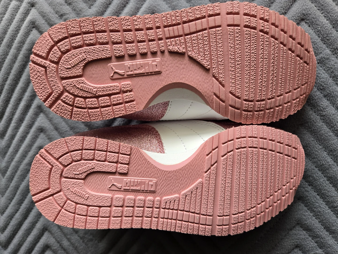 Puma pink glitter sneakers - Size 13C - photo 3