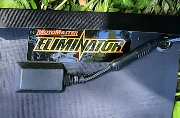 Motomaster Eliminator Solar Panel Charger