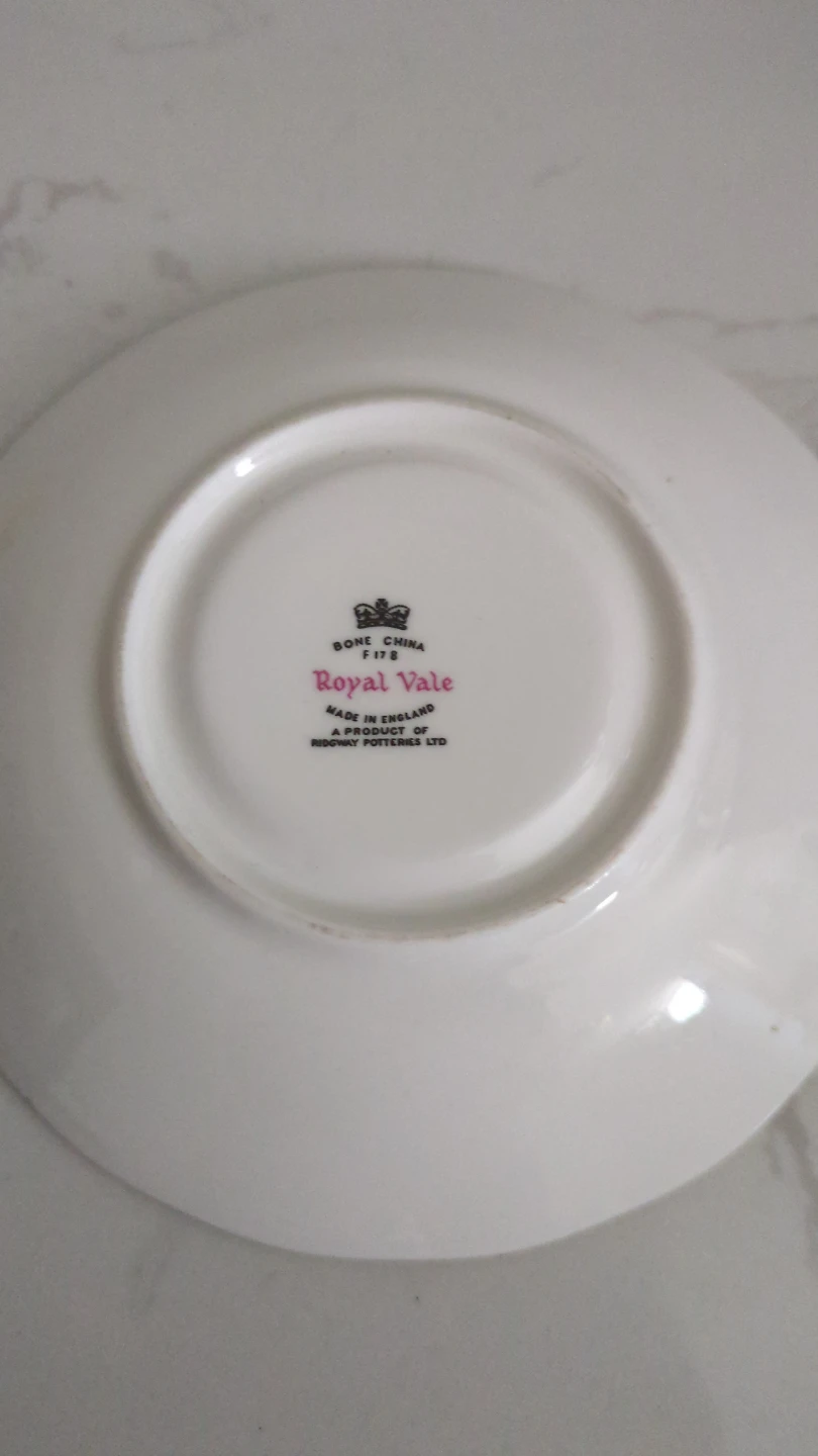 Royal Vale Fine Bone China Teacup and Saucer Set - photo 3