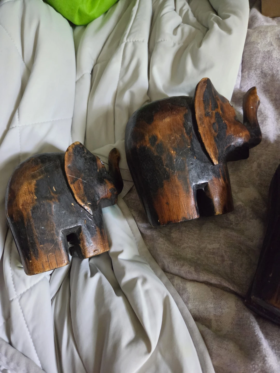 Set of 3 Wooden Elephant Figurines - photo 3