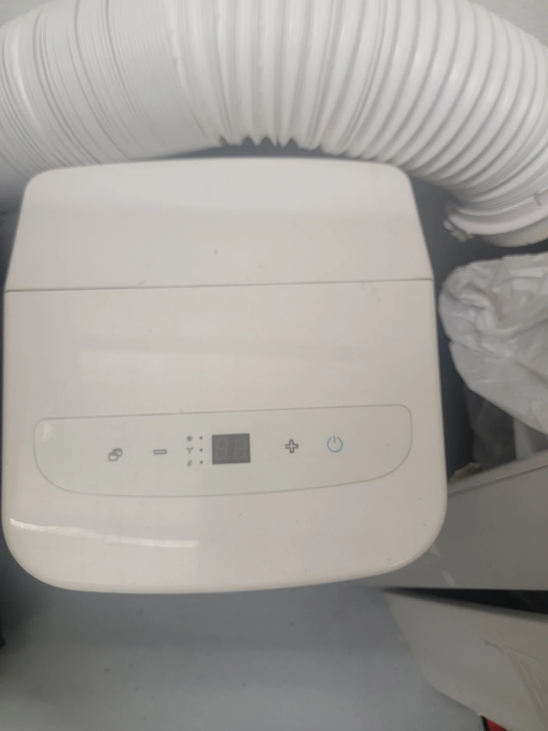 Midea Portable Air Conditioner with Hose and Remote - photo 3