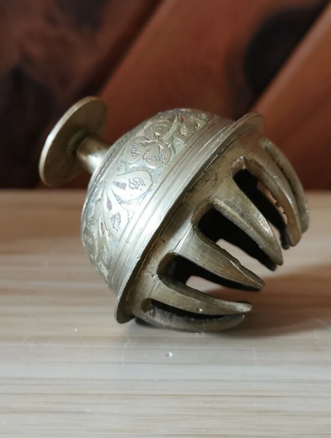 Vintage Solid Brass Claw Foot Bell Etched Floral Decor - photo 2