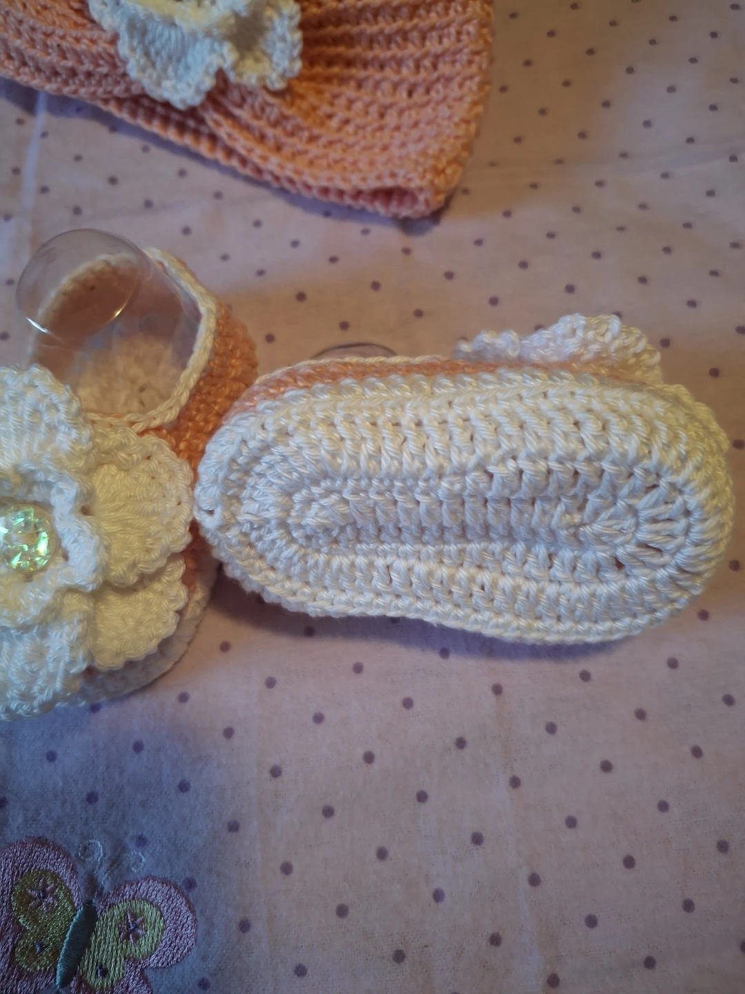Crocheted Baby Shoes and Hat Set - photo 3