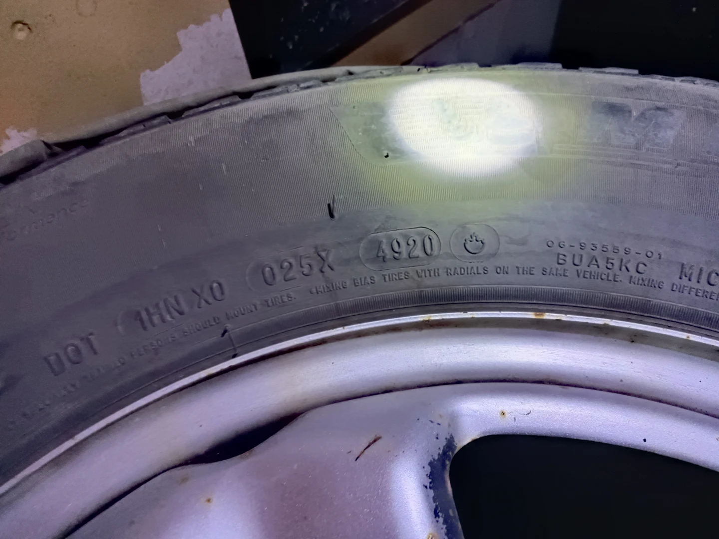 HONDA crv steel rims with Mitchelin winter tires - photo 3