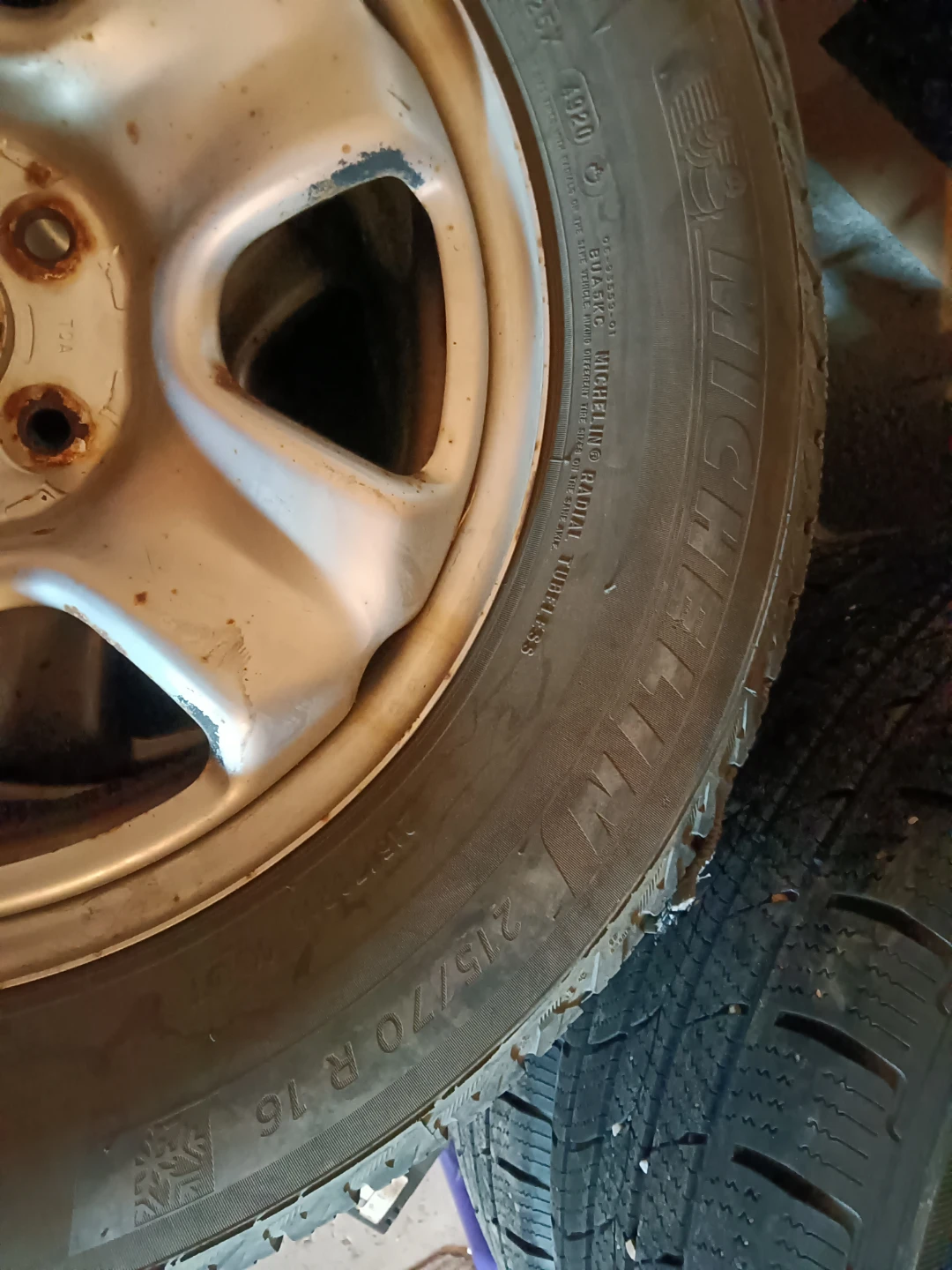 HONDA crv steel rims with Mitchelin winter tires - photo 4