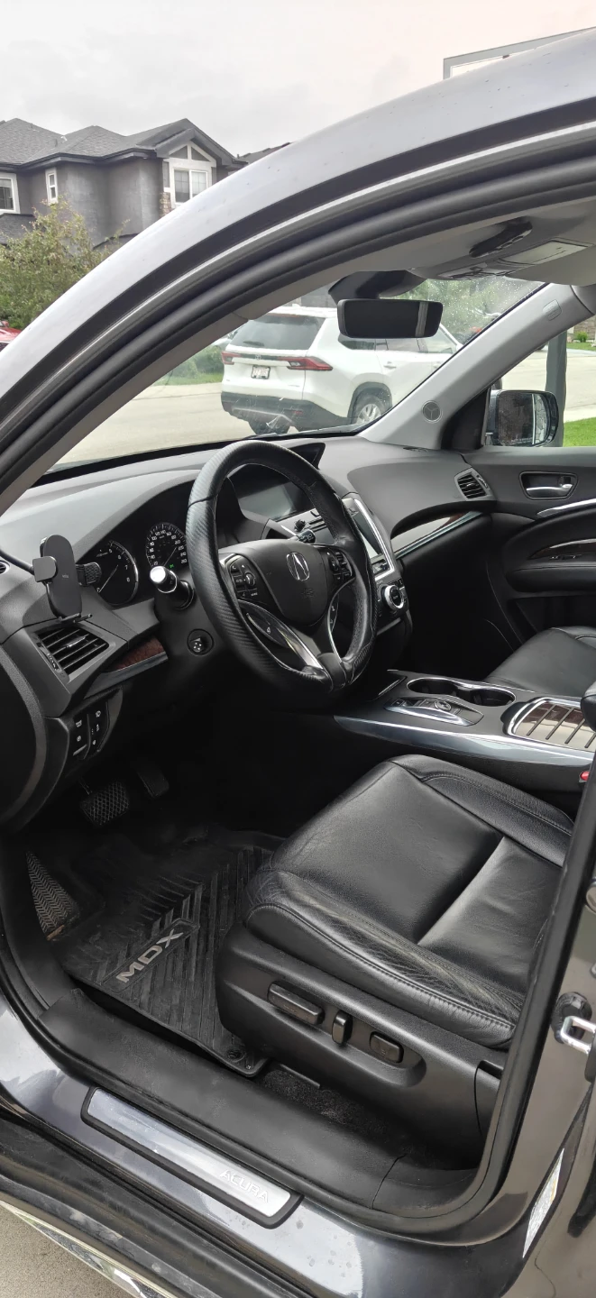 Acura MDX SUV - photo 4