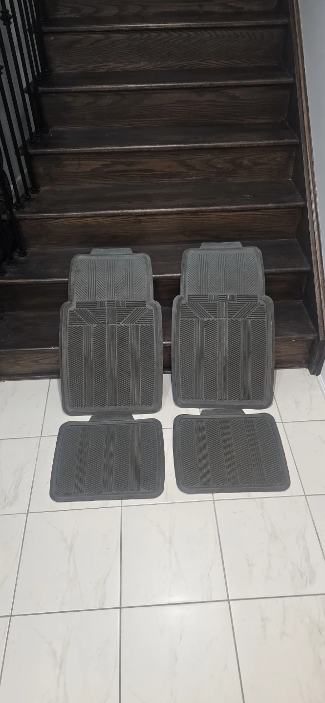 Rubber winter car mats