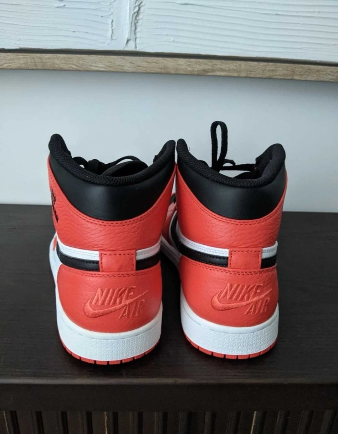 Air Jordan 1 Retro High 'Rare Air - Max Orange' Sneakers - photo 4