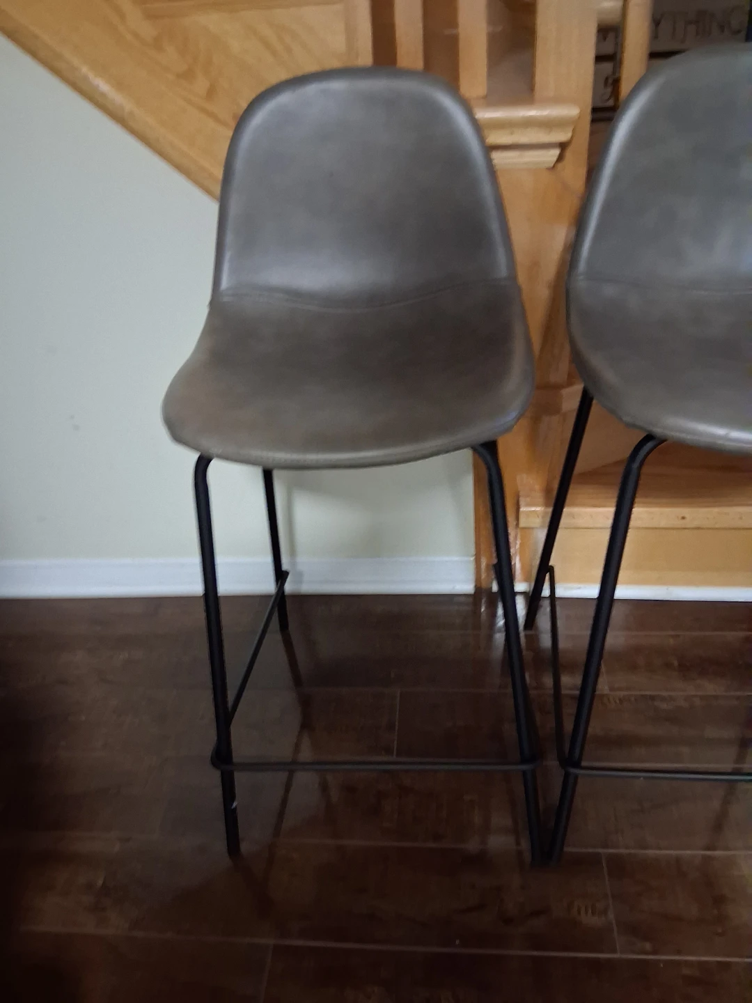 Elegant Grey Faux Leather Bar Stools - photo 2
