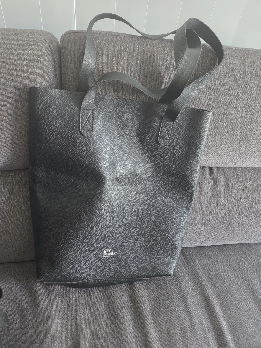 Gry Mattr Black Faux Leather Tote Bag - photo 2