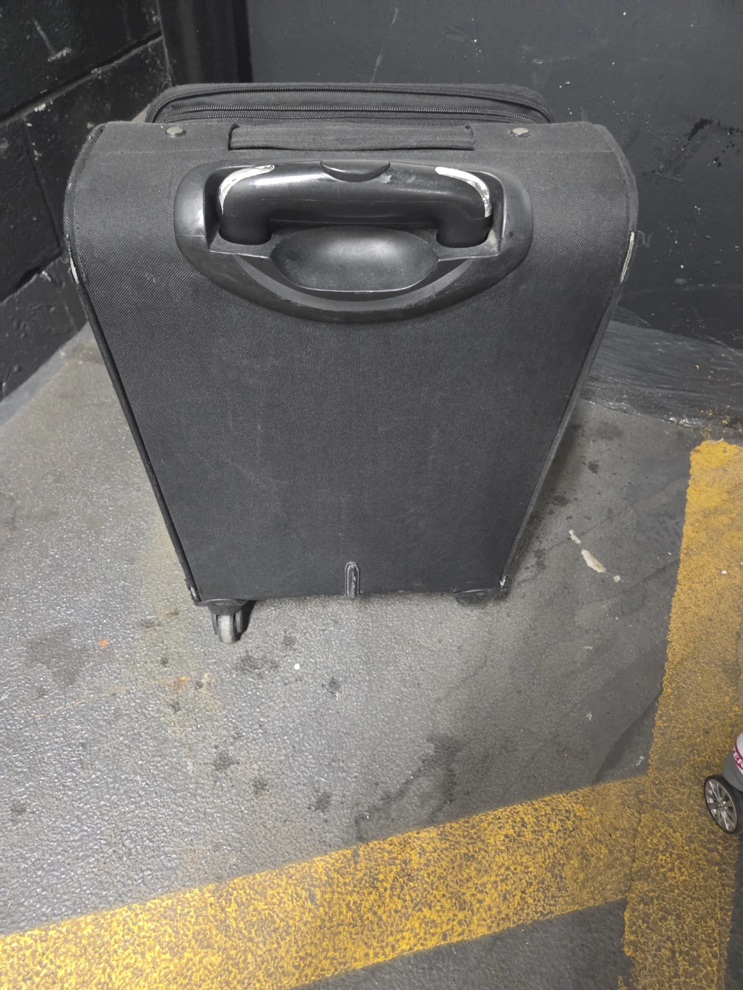 American Tourister Black Rolling Suitcase - photo 5