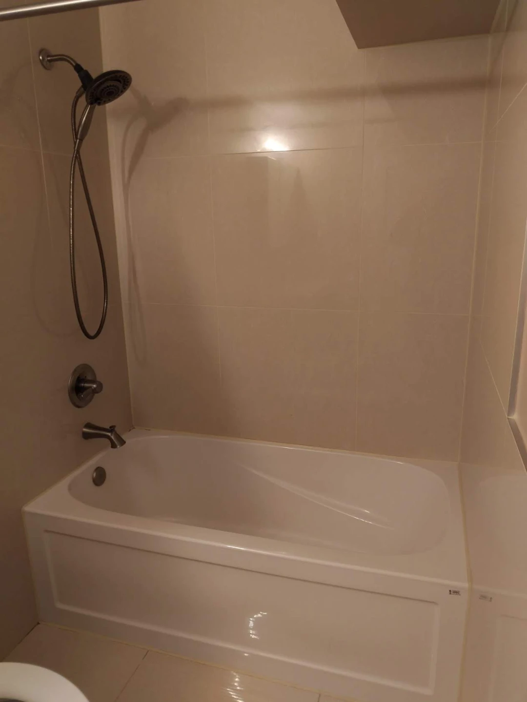 East York Apartment for Rent - photo 2