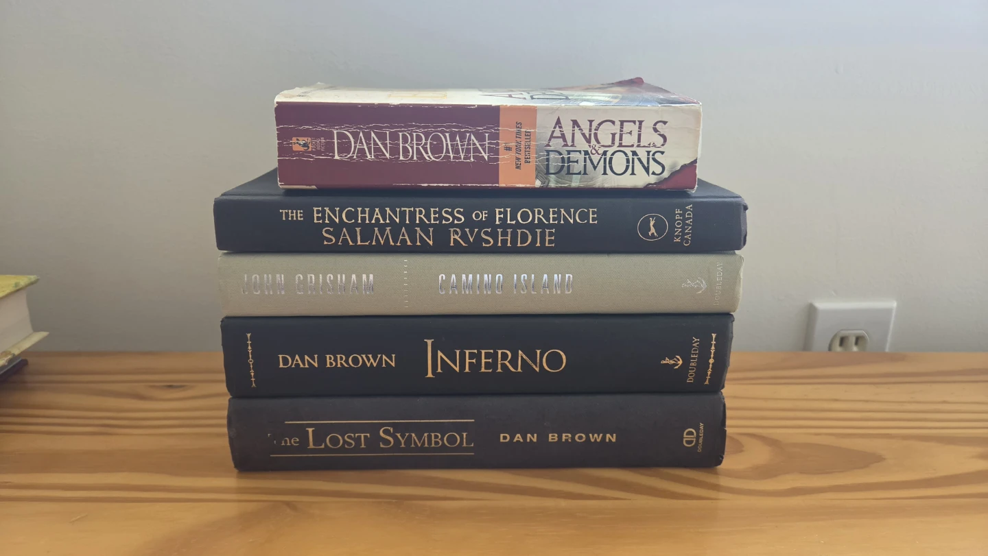 Collection of 5 Books: Dan Brown & John Grisham