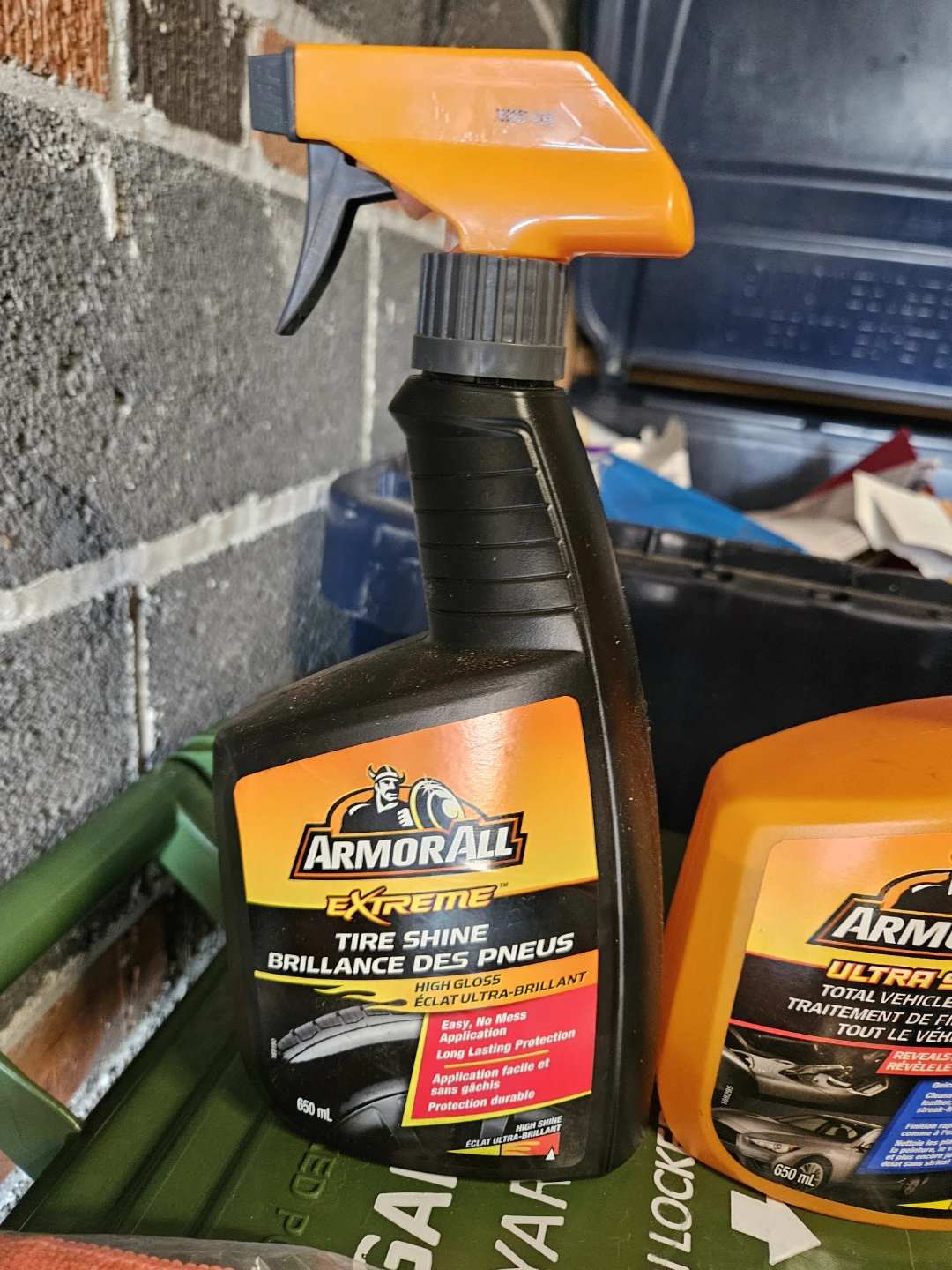 Car detailing products. 80% full - photo 3