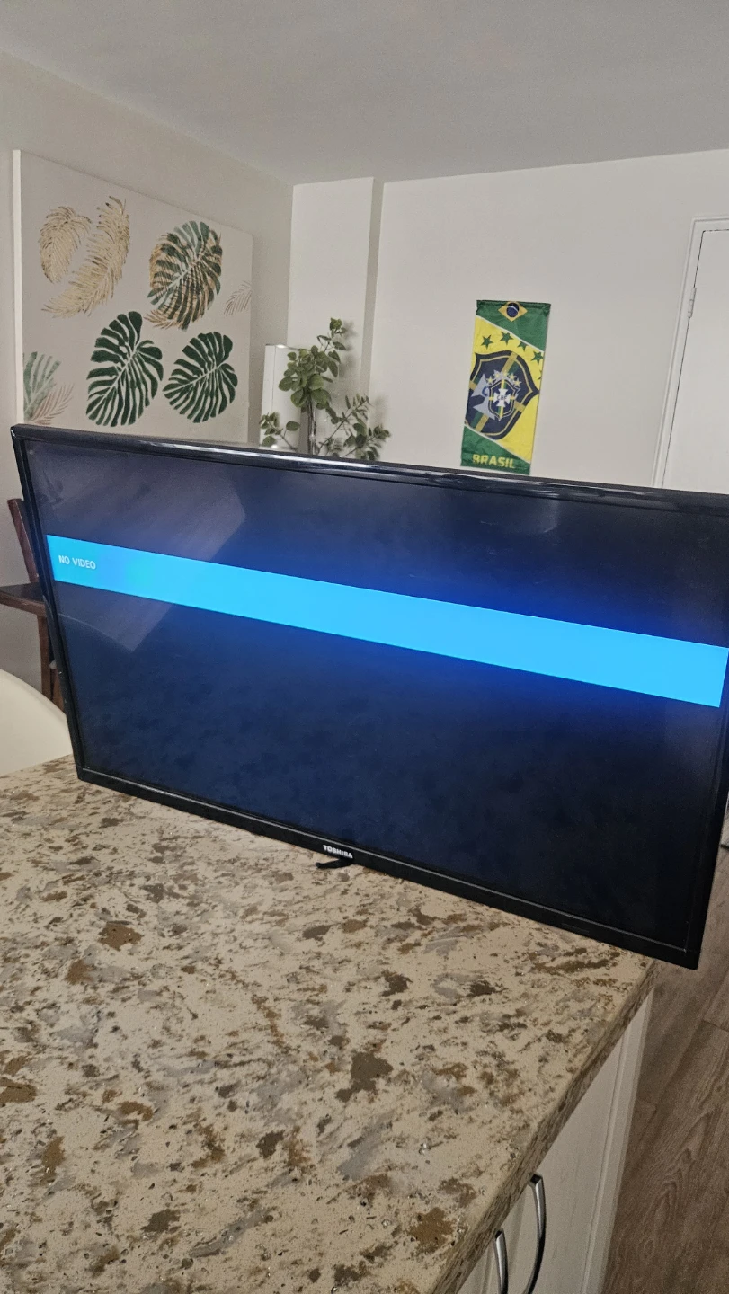 Toshiba 32"  TV - photo 2