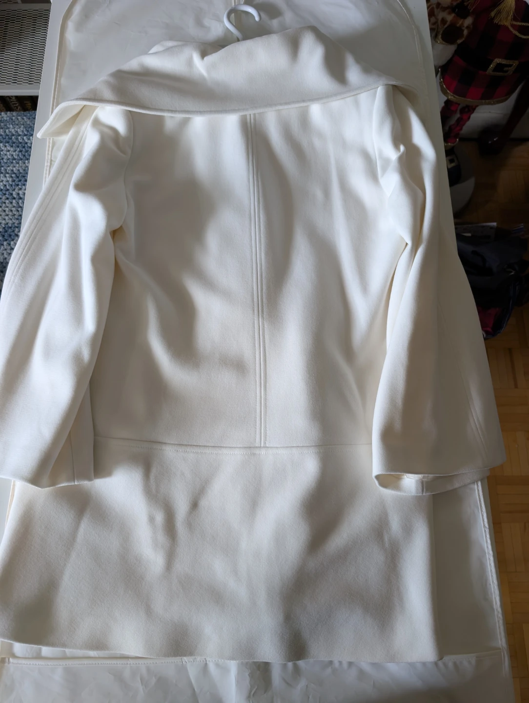 Beautiful elegant white soft coat - photo 2