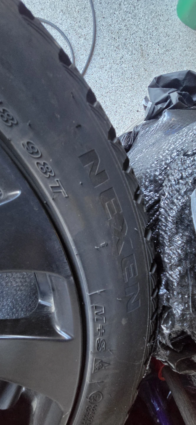 Nexen Winguard Ice Plus Tires on rims - 235/45R18 98T - photo 5