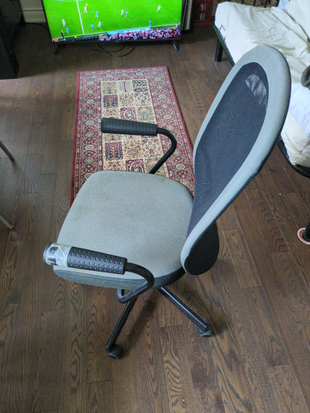 Grey Mesh Back Office Chair - photo 2