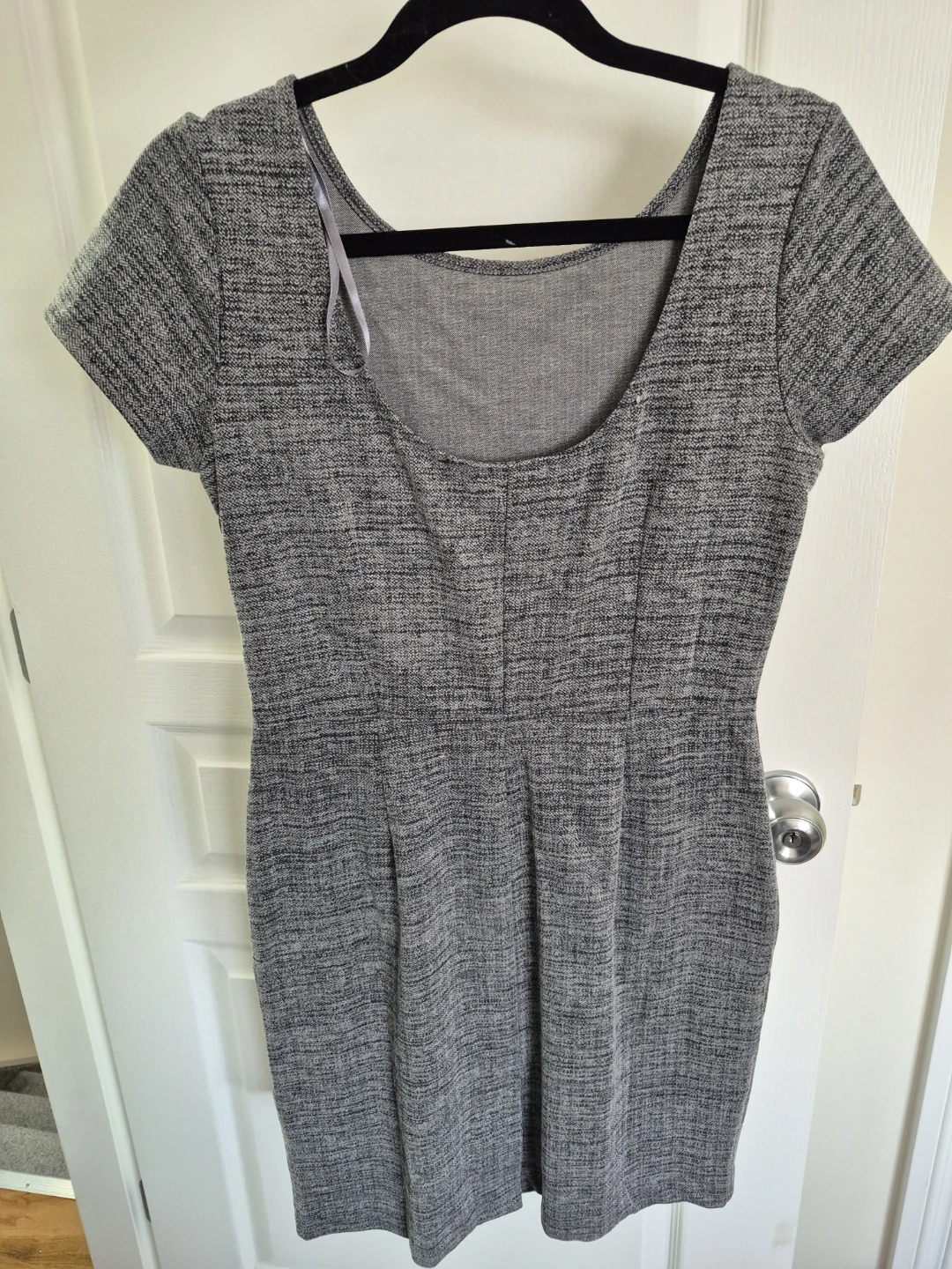 Banana Republic Grey Textured Sheath Dress Size 6 - photo 2