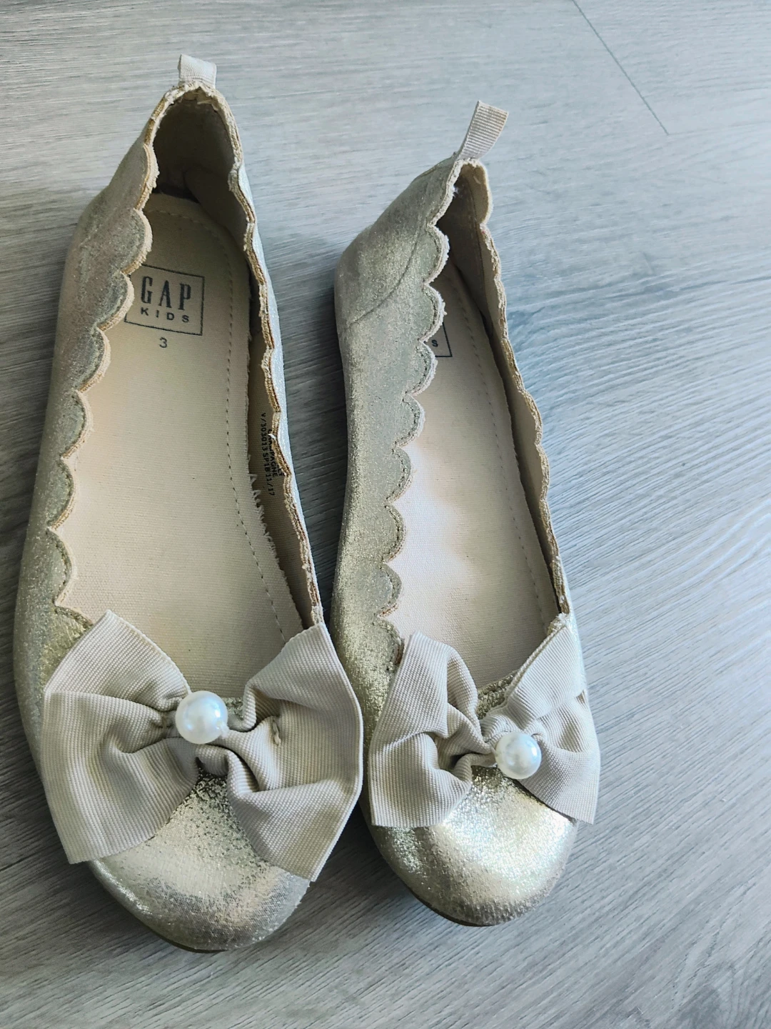 GAP Kids Gold Ballet Flats with Bows - Size 3