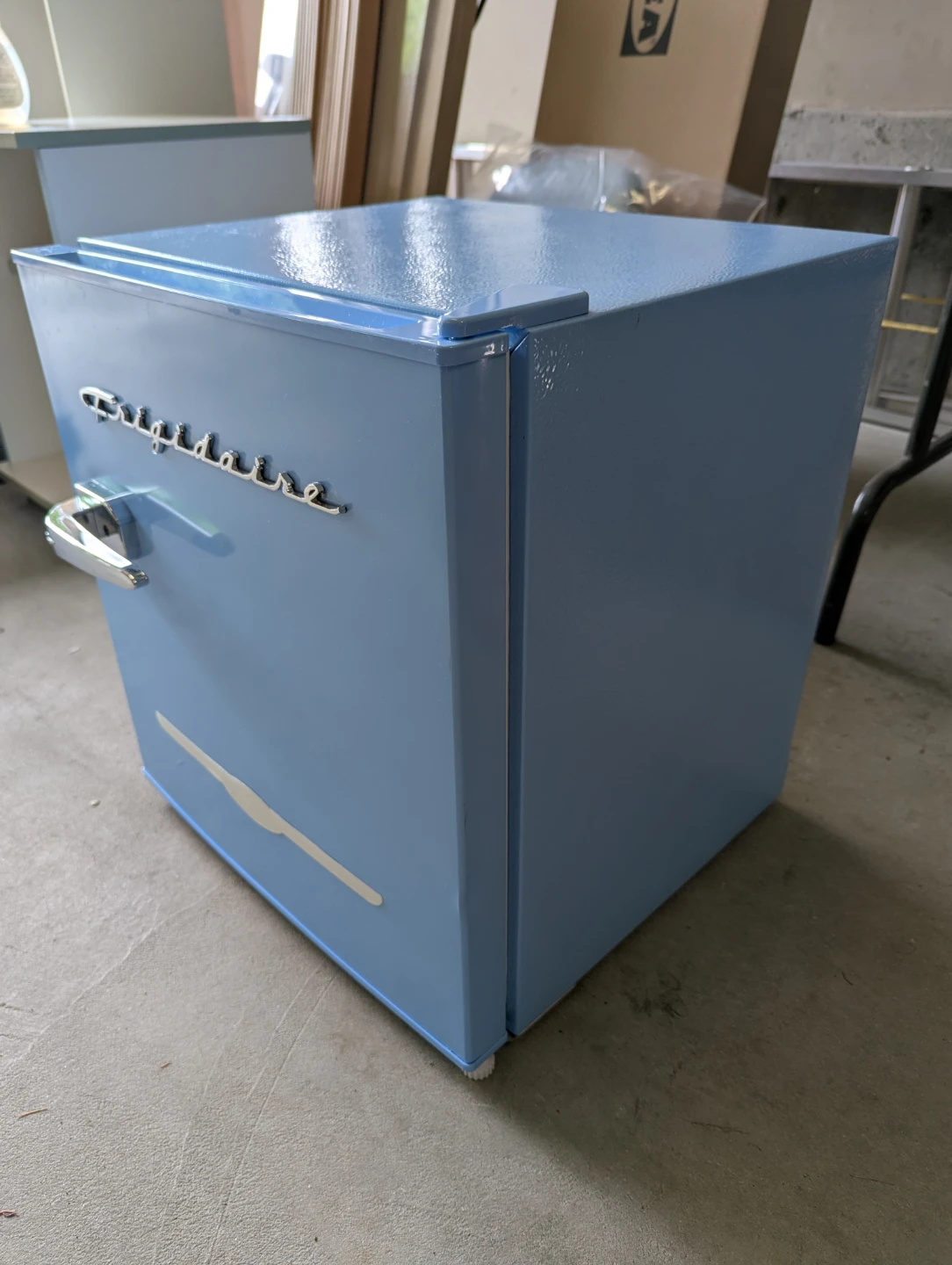 Retro mini fridge