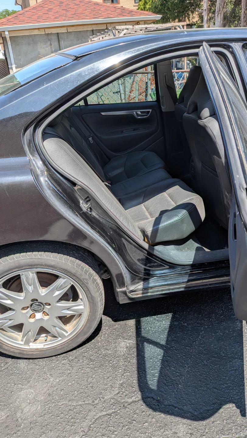 Volvo S60 Black Leather Interior - photo 2