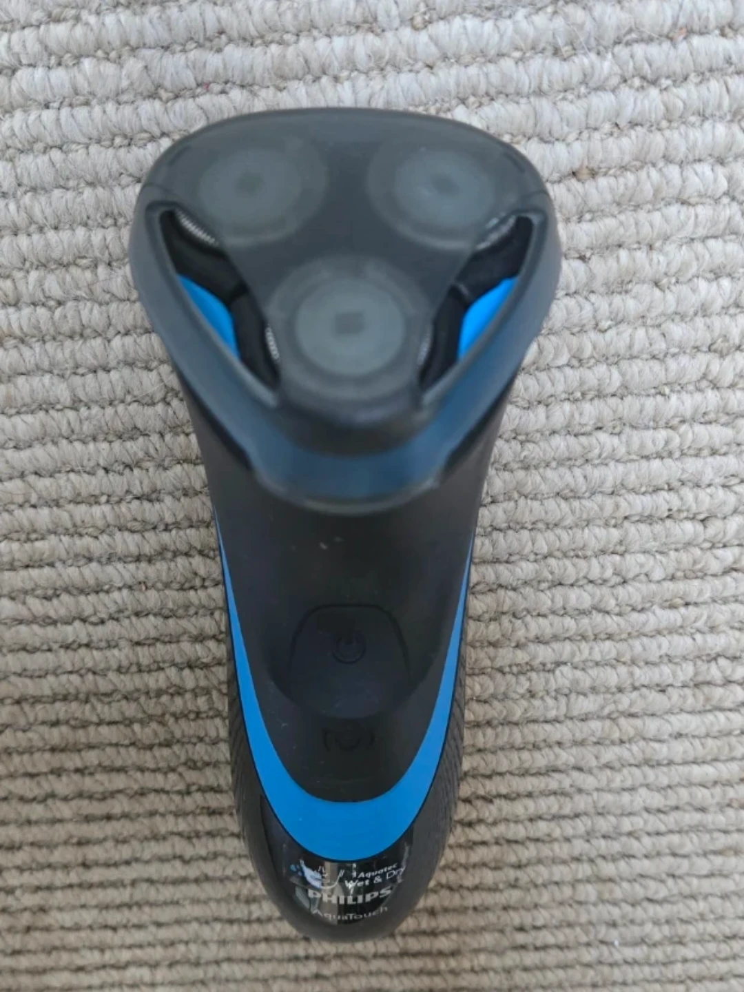 Philips AquaTouch Wet & Dry Electric Shaver - photo 4