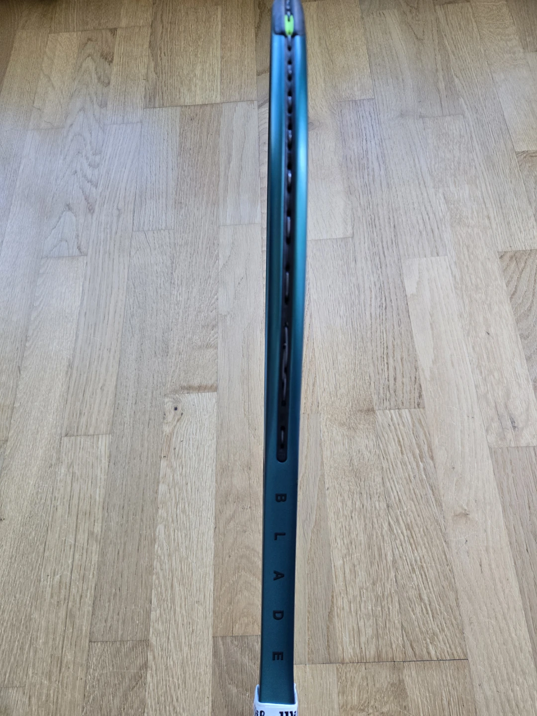 Wilson Blade 98 V9 Tennis Racquet - photo 5