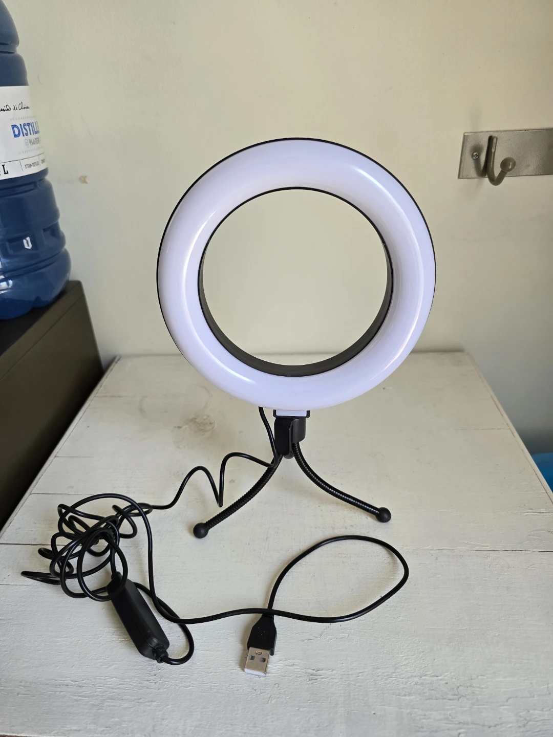 LED Ring Light with Tripod - photo 2