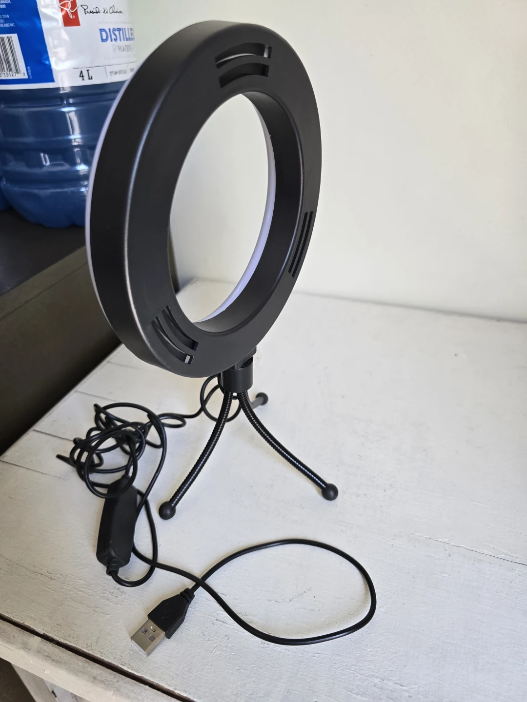 LED Ring Light with Tripod - photo 3